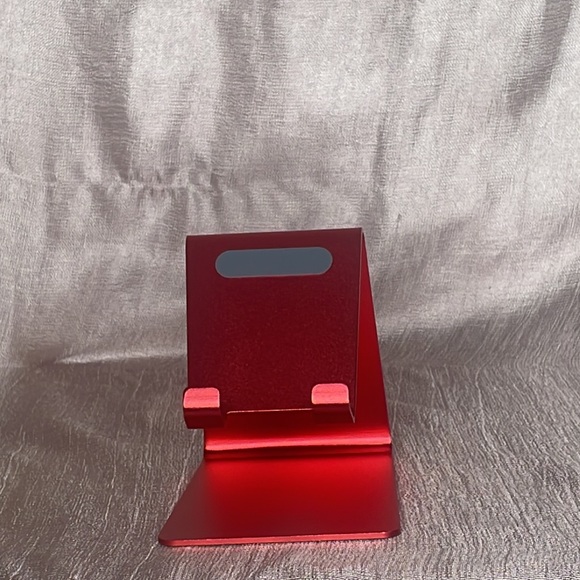 🐼 3/$25 Metallic red phone stand - Picture 2 of 5
